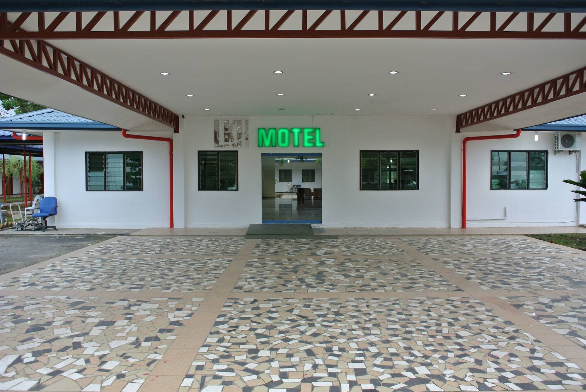 Lkh Hotel 2*